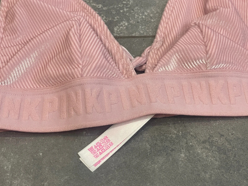 Różowy stanik Pink Victoria Secret 70 A