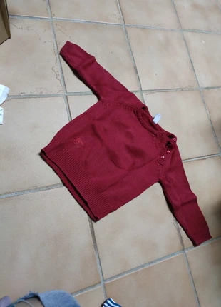 Jersey rojo, merk: Yamboo, staat: Heel goed, maat: 9-12 maanden / 74 cm, € 5,00, € 5,95 inclusief Kopersbescherming