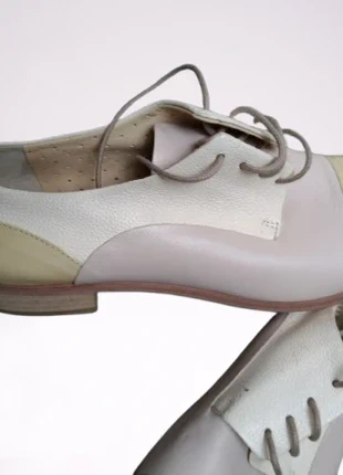 Scarpe stringate bicolore in Pelle Vintage Claudette -Canvas Shoes Chaussures J.w - Size 39,5, merk: Claudette, staat: Heel goed, maat: 39.5, € 49,00, € 52,15 inclusief Kopersbescherming