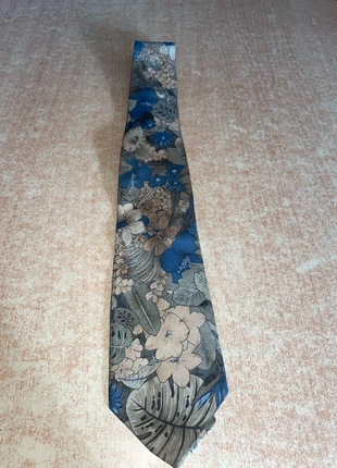 Cravate fleurie kaki beige bleue multicolore Laurent Philippe, marque: Laurent Philippe, état: Très bon état, 12,00 €, 13,30 € Protection acheteurs incluse