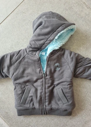 Veste chaude grise fourrée intérieur bleu 3mois, marca: Kimbaloo, estado: Muito bom, tamanho: 3-6 meses / 62 cm, €3.00, €3.85 inclui Proteção do Comprador