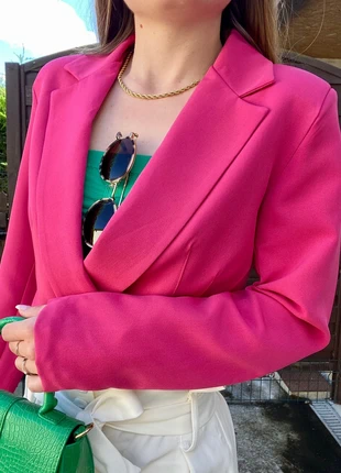 Blazer court fuchsia à épaulettes et manches longues - Taille L , brand: Boutique Parisienne, condition: Very good, size: L / 40 / 12, €20.00, €21.70 includes Buyer Protection Pro