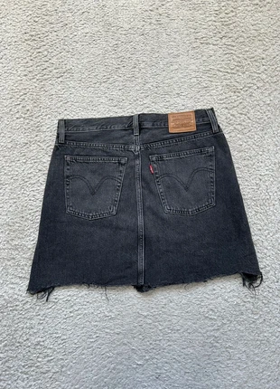 Jupe en Jean Levi’s Taille Haute Noir Délavé - Premium !, marke: Levi's, zustand: Sehr gut, größe: M / 38 / 10, 25,00 €, 26,95 € beinhaltet Vinted-Käuferschutz Pro
