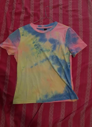 Maglietta tie-due multicolore arcobaleno, estado: Bom, tamanho: M, €3.00, €3.85 inclui Proteção do Comprador