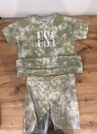 Ensemble t-shirt oversize + short, brand: Primark, condition: Very good, size: Other, €2.00, €2.80 includes Buyer Protection
