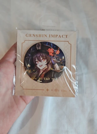 Badge/broche Hutao Genshin Impact, marke: miHoYo, zustand: Neu, mit Etikett, 6,00 €, 7,00 € beinhaltet Vinted-Käuferschutz Pro