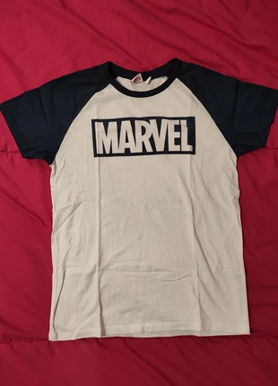 T-shirt Marvel estilo baseball, marca: Marvel, estado: Novo sem etiquetas, tamanho: S, €6.00, €7.00 inclui Proteção do Comprador