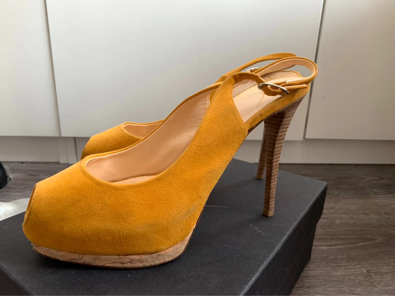 Giuseppe Zanotti pumps geel met doos dustbag en certificaat maat 38 Vinted