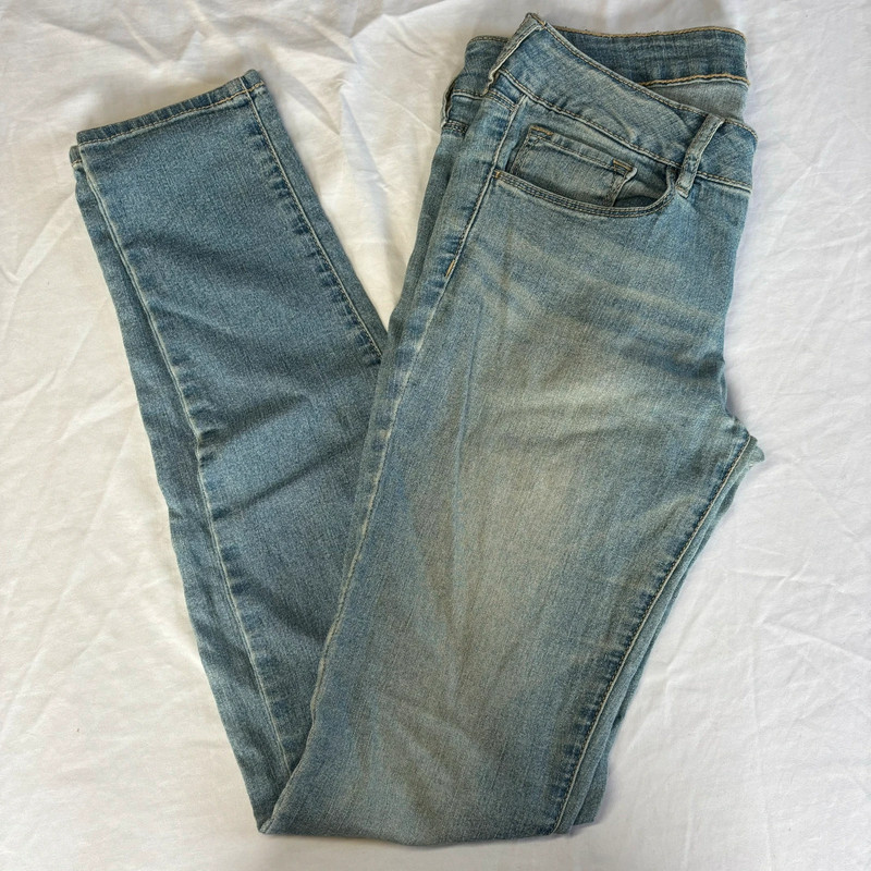 Bullhead Light Wash Skinny Jeans 2
