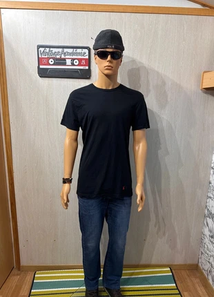 Tee-shirt Ralph Lauren noir Taille L.    #142, brand: Ralph Lauren, condizioni: Buone, taglia: L, €10.00, €11.20 include la Protezione acquisti Pro