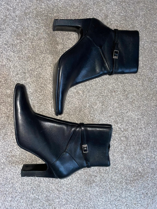 Lilley and skinner black boots - Vinted