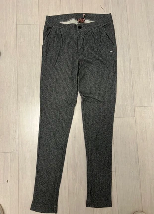 Hose aus weichem Stoff, marke: Juicy Couture, zustand: Neu, größe: S / 36 / 8, 65,00 €, 68,95 € inklusive Vinted-Käuferschutz