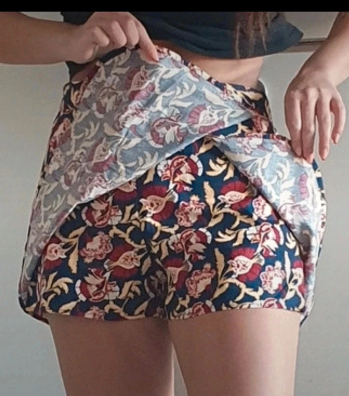 Short jupe courte neuf 4