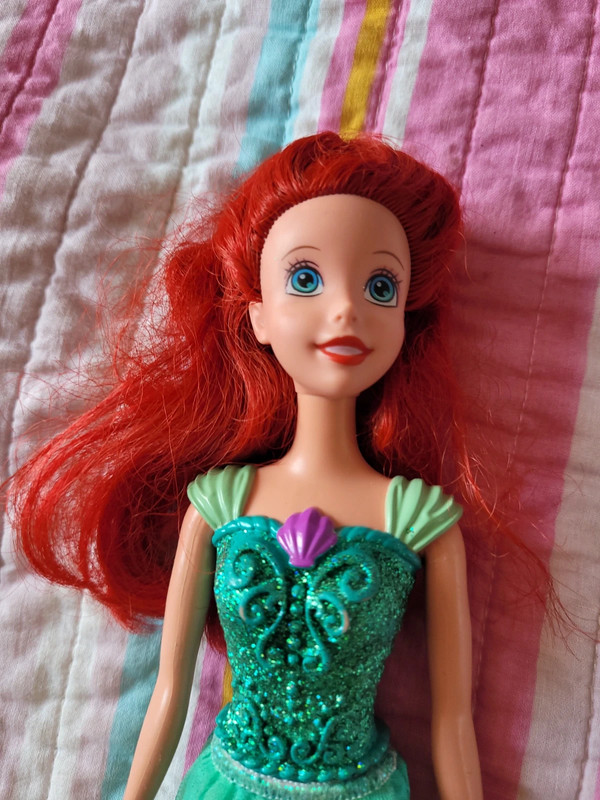 Beautiful 2012 Barbie Mattel Ariel Mermaid Doll for Your Doll House W Red  Hair 