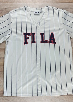 Maillot baseball FILA blanc rayé bleu logo rouge noir vintage streetwear L, marke: FILA, zustand: Sehr gut, größe: L, 24,00 €, 25,90 € inklusive Vinted-Käuferschutz