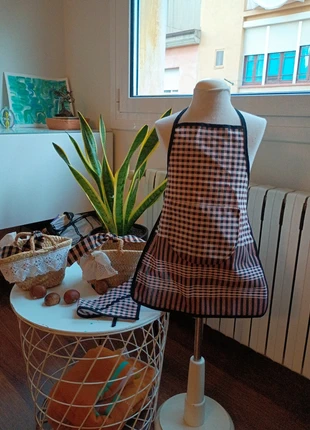Delantal castañera 4/5 mod 021, marca: Local, estado: Nuevo sin etiquetas, tamaño: 4 años / 104 cm, 7,50 €, 8,58 € Protección al comprador incluida