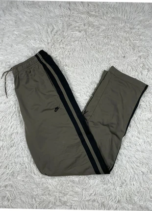 Jogging Nike Vintage y2k brodé rare Trackpant | Taille : M, marke: Nike, zustand: Sehr gut, größe: M, 22,90 €, 24,75 € inklusive Vinted-Käuferschutz