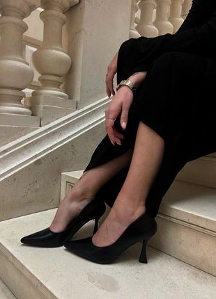 Escarpins Noirs - Taille 36 - Jamais porté - Élégants et confortables, marque: Ly'Refined, état: Très bon état, taille: 36, 15,00 €, 16,45 € Protection acheteurs (Pro) incluse