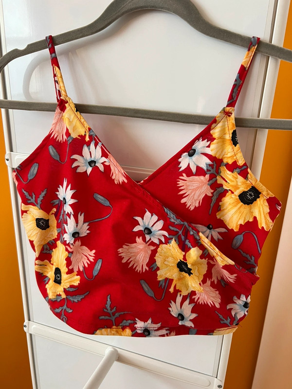 H&M flowerprint red top 5