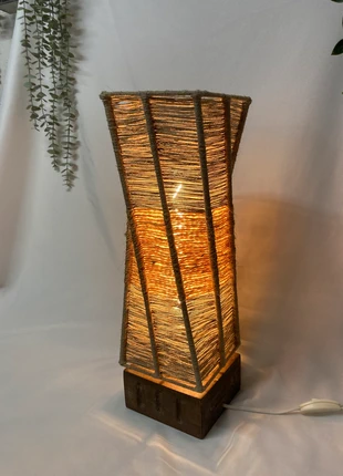Lampe artisanale en bois et corde de jute - Style unique et écoresponsable, état: Très bon état, 60,00 €, 63,70 € Protection acheteurs incluse