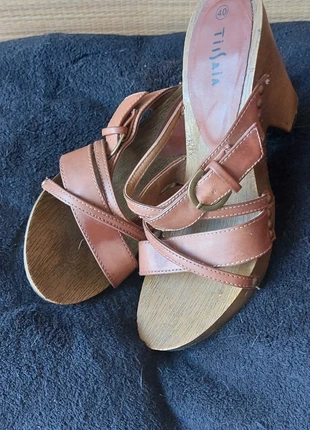 Sabots marron à talon femme, merk: Tissaia, staat: Heel goed, maat: 40, € 2,00, € 2,80 inclusief Kopersbescherming