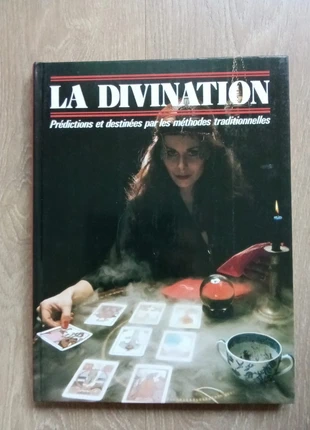 La divination, prédictions et destinées par les méthodes traditionnelles, condition: Very good, €10.00, €11.20 includes Buyer Protection