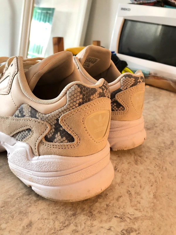 Adidas falcon ef4920 hot sale