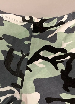 camouflage leggings, brand: Clockhouse, condizioni: Ottime, taglia: XS / IT 38 / EU 34, €3.00, €3.85 include la Protezione acquisti
