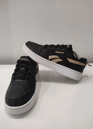Zapatillas Reebok negras con detalles dorados glitter - Talla 35, marca: Reebok, estado: Muy bueno, tamaño: 35, 12,00 €, 13,30 € Protección al comprador incluida