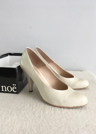 Crèmekleurige pump, marca: Noe, estado: Bom, tamanho: 39.5, €5.00, €5.95 inclui Proteção do Comprador