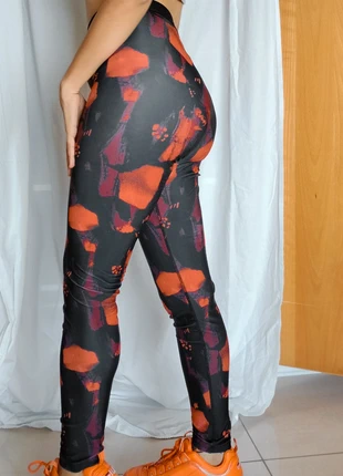 Leggins workout arancioni e neri, marque: Primark, état: Neuf sans étiquette, taille: XS / 34 / 6, 5,00 €, 5,95 € Protection acheteurs incluse
