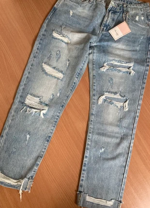 Ripped jeans, brand: Vs. Miss, condizioni: Nuovo con cartellino, taglia: M / IT 42 / EU 38, €5.00, €5.95 include la Protezione acquisti