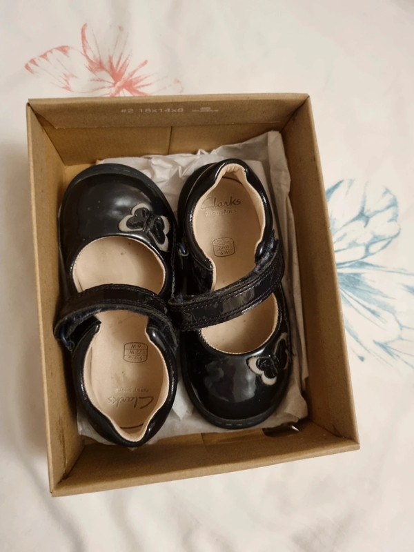 Clarks girls shoes sales size 5