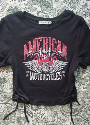 crop top nero, brand: Terranova, condizioni: Ottime, taglia: M / IT 42 / EU 38, €1.00, €1.75 include la Protezione acquisti