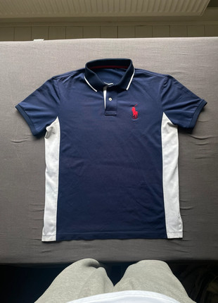💙 Ralph Lauren Sports Polo – Blue with White Sides & Red Logo – Size M – €19,99 🏇, marque: Ralph Lauren, état: Très bon état, taille: M, 19,99 €, 21,69 € Protection acheteurs incluse