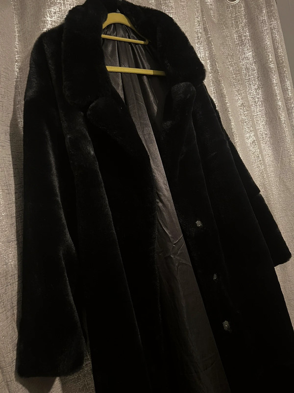 Long Faux Fur coat Size 26 Colour Black plus size Vinted