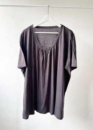 T-shirt met bollen, état: Très bon état, taille: 5XL / 50 / 22, 6,00 €, 7,00 € Protection acheteurs incluse