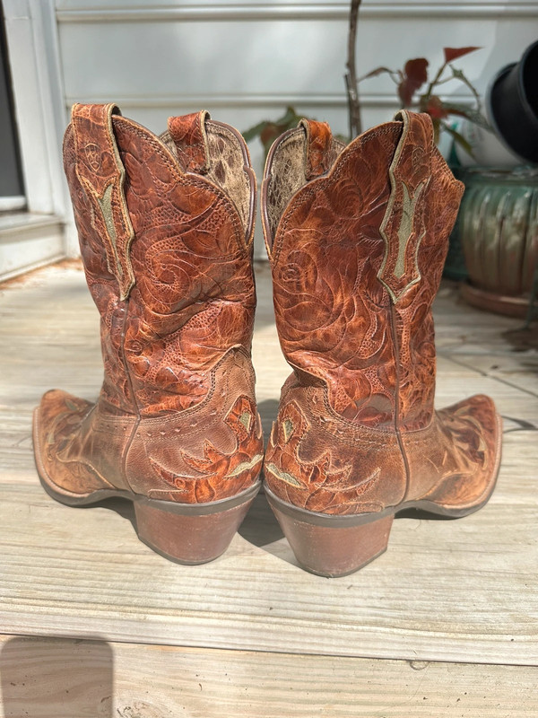 Ariat boots size 10 3