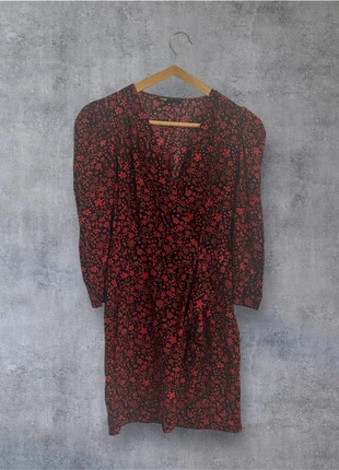 robe courte maje fleurs rouges fond noir très bon état taille 36 S fluide légère été chic élégante, marque: Maje, état: Très bon état, taille: S / 36 / 8, 33,00 €, 35,35 € Protection acheteurs (Pro) incluse