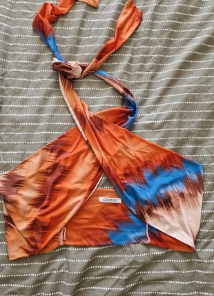 Haut dos nu crop top, merk: Khaan, staat: Heel goed, maat: Universele maat, € 5,00, € 5,95 inclusief Kopersbescherming