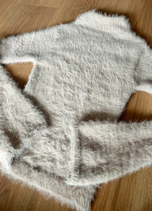 Fluffy beige knit sweater – soft & cosy – pluizige zachte trui, merk: Weekday, staat: Heel goed, maat: XXS / 32 / 4, € 16,00, € 17,50 inclusief Kopersbescherming