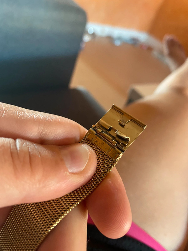 Montre discount lacoste doré