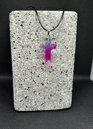 Colgante de cristal con forma de cruz, merk: Local, staat: Nieuw met prijskaartje, € 3,00, € 3,85 inclusief Kopersbescherming