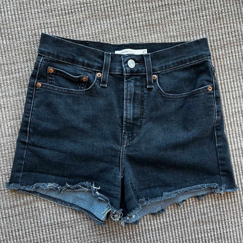 Levi’s High Rise Shorts 27 2