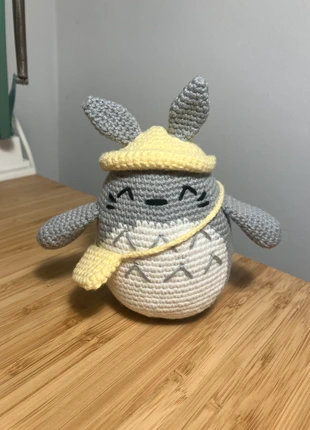 Totoro de Ghibli en crochet fait main / peluche avec bonnet et sacoche amovibles, marca: Unique, estado: Nuevo con etiquetas, 30,00 €, 32,20 € Protección al comprador incluida