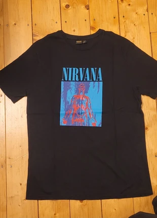 T-shirt Nirvana M/L, marque: Nirvana, état: Très bon état, taille: M, 5,00 €, 5,95 € Protection acheteurs incluse