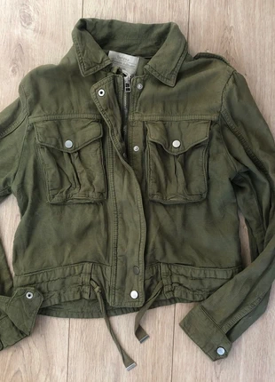 Chaqueta verde militar, marque: Bershka, état: Très bon état, taille: S / 36 / 8, 9,00 €, 10,15 € Protection acheteurs incluse