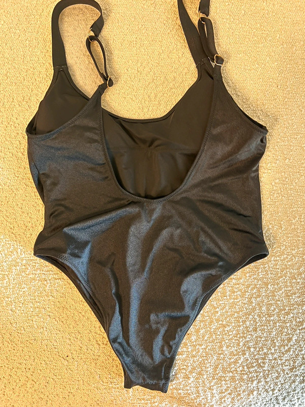 Vicotria’s secret black swimsuit 3