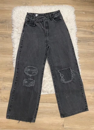 Calças de ganga jeans de wide leg perna larga denim petite size rasgadas boca de sino, merk: Bershka, staat: Heel goed, maat: M / 38 / 10, € 10,00, € 11,20 inclusief Kopersbescherming