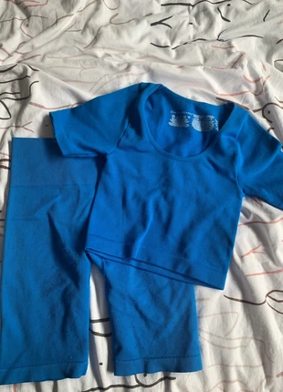 ensemble seamless bleu sport short, brand: Primark, condizioni: Buone, taglia: XS / IT 38 / EU 34, €7.00, €8.05 include la Protezione acquisti